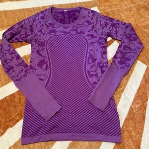 Lululemon long sleeve athletic shirt size 6